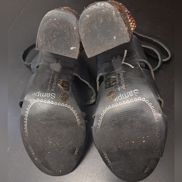 Chinese Laundry Peep Toe Bonafied Sandals - Picture 10 of 10